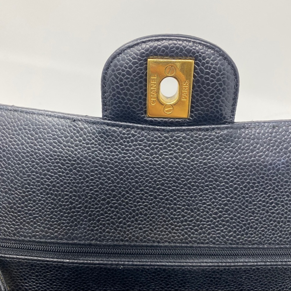 ✈️sold✈️CHANEL classic flap medium - Picture 10 of 15
